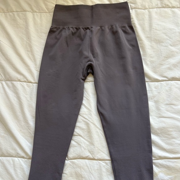 Gymshark Everyday Seamless Leggings || - Picture 2 of 3